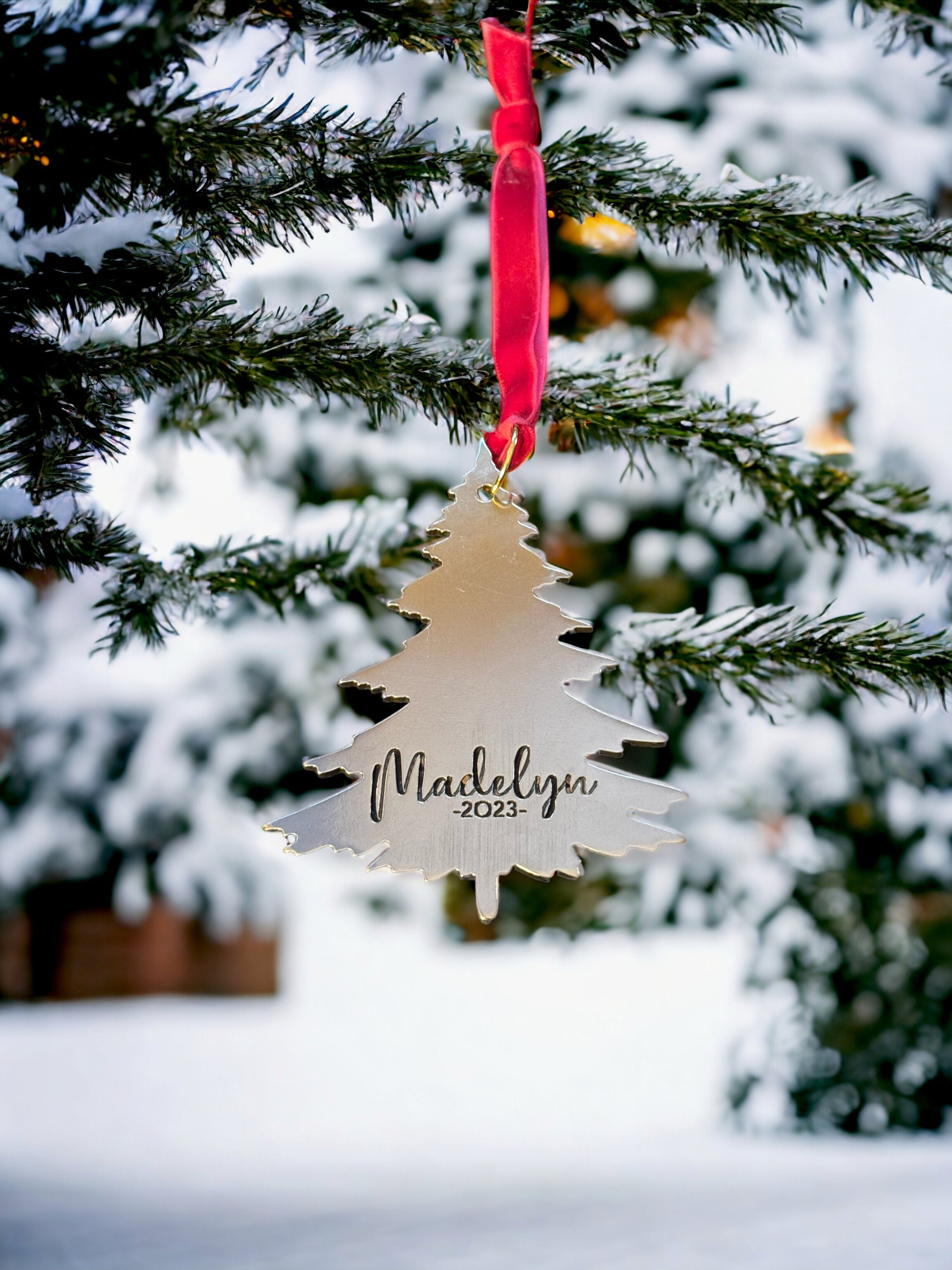Heirloom Annual Ornament (2023)
